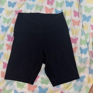 Lulu-Lemon Align High Rise Biker shorts! Size 6 8” length